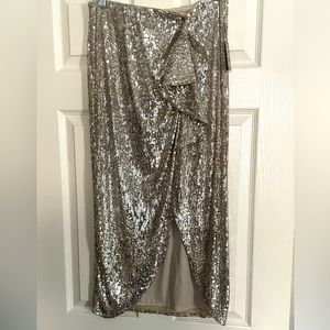 Express sequin skirt medium